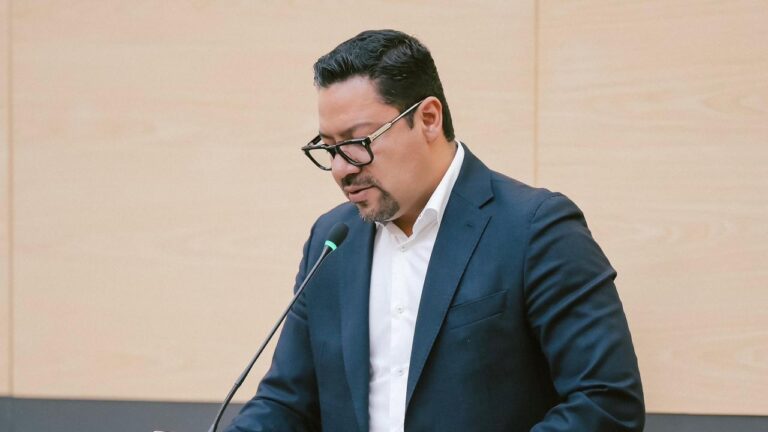 Andrés Villegas presenta iniciativa para reforzar vigilancia nutricional en las escuelas poblanas 