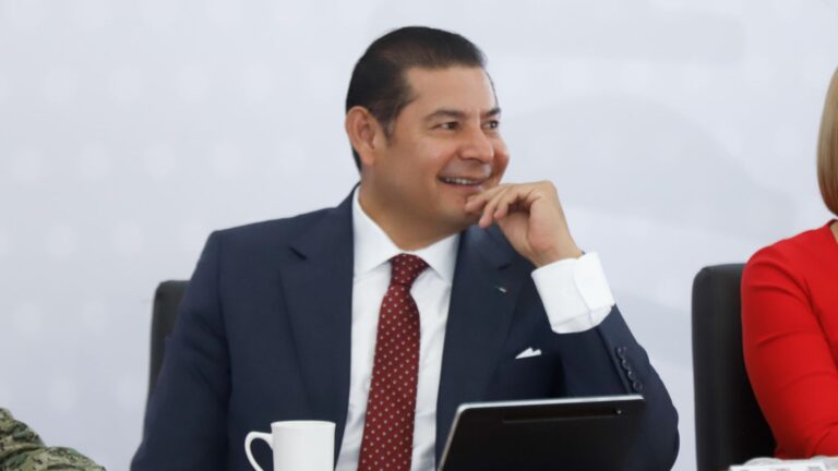 Gobierno estatal y empresas automotrices fortalecen competitividad de la industria