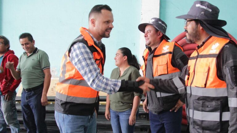 Entregó Gobierno de la Ciudad uniformes a personal operativo de la Secretaría de Movilidad e Infraestructura