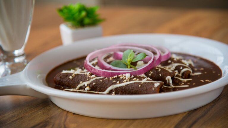 Inaugura Lupita Cuautle “Sabores del Cinco de Mayo”