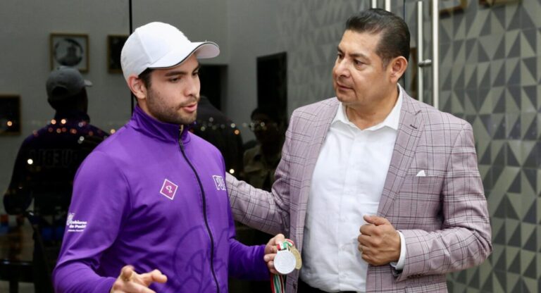 Gobierno de Puebla duplica apoyo económico a medallistas del estado