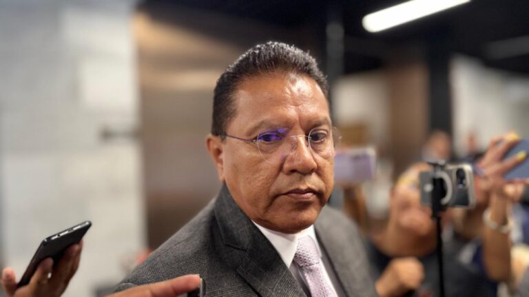 Presunto huachicoleo eléctrico tiene un trasfondo político, es “una mentira”