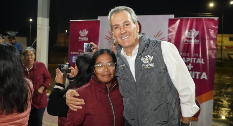 Inaugura Pepe Chedraui 354 luminarias LED en Agua Santa con Puebla Brilla