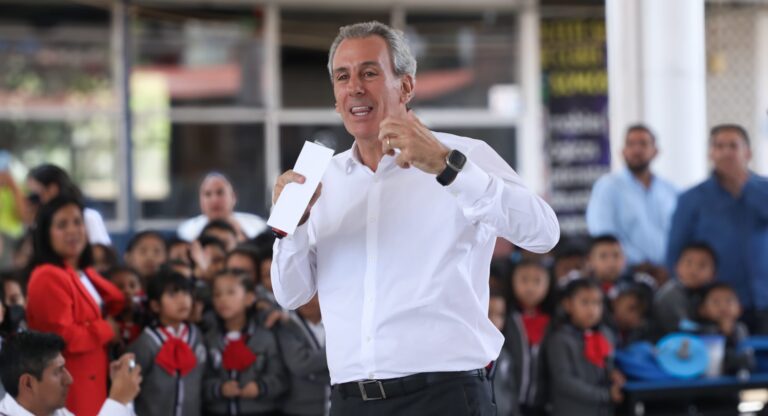 Inaugura Pepe Chedraui techado escolar en la Primaria Club de Leones