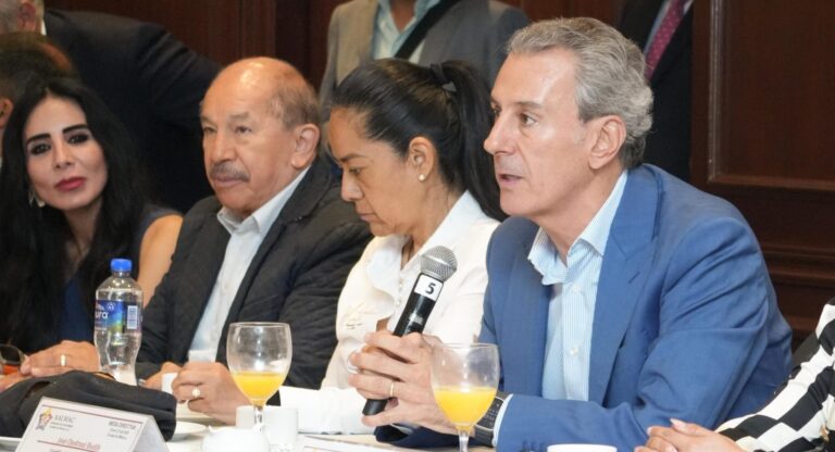 Pepe Chedraui participó en la 1ª Reunión de la Mesa Directiva de la AALMAC