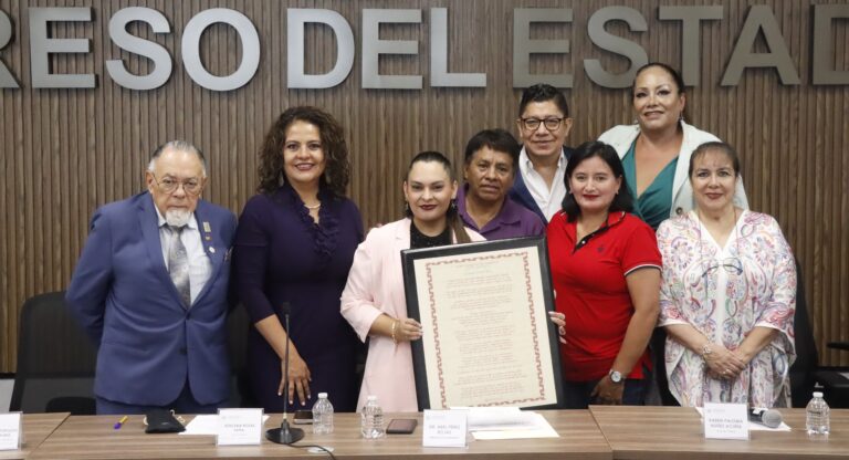 Comisión de Cultura del Congreso rinde homenaje a la poeta chilena Gabriela Mistral