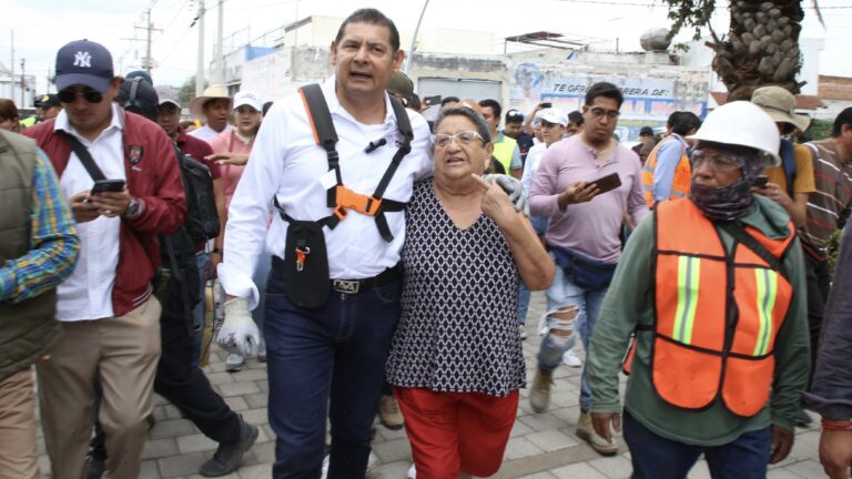 Colonos demuestran su amor a Puebla con Faena Comunitaria
