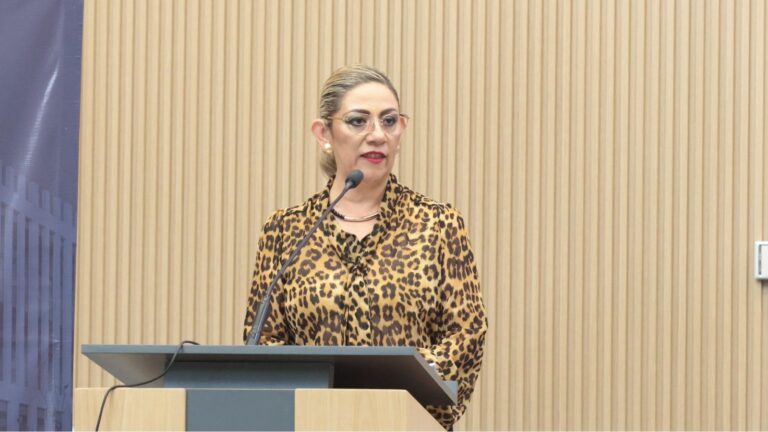 Analizan en Congreso “La visión de los indígenas en el devenir constitucional de Puebla”