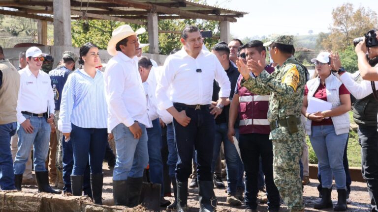 Gobernador Armenta y fuerzas de seguridad atienden personalmente y compromete reposición de 70 viviendas afectadas por tromba