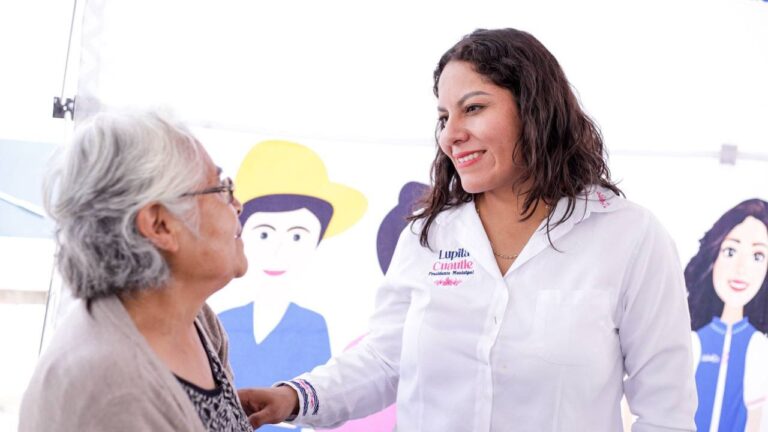 Lleva Lupita Cuautle servicios a San Rafael Comac