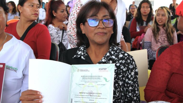 Impulsa Gobierno de la Ciudad autoempleo con constancias de capacitación