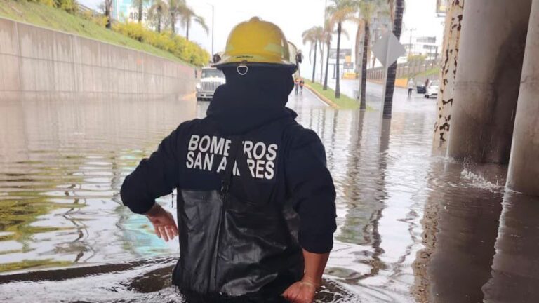 Intensa lluvia colapsa Lomas de Angelópolis