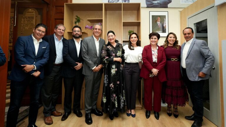 Pepe Chedraui reconoce labor de los medios de comunicación e inaugura Sala de Prensa en el Palacio Municipal