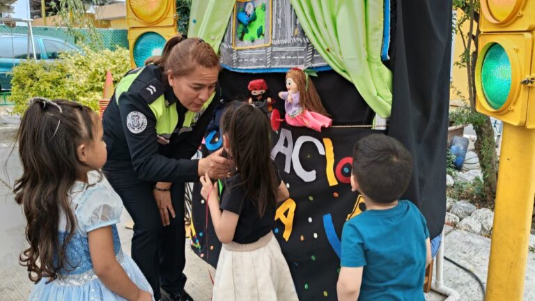 Policía de San Pedro Cholula promueve ciberseguridad infantil y educación vial a través de actividades lúdicas