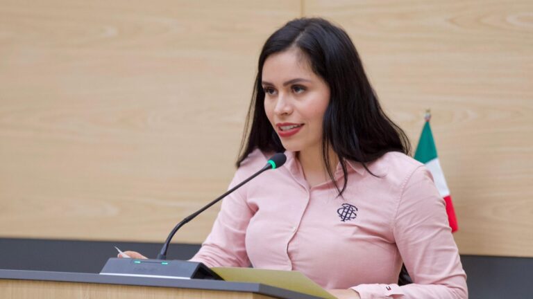 Presentan en Congreso iniciativa para alfabetización digital de adultos mayores 