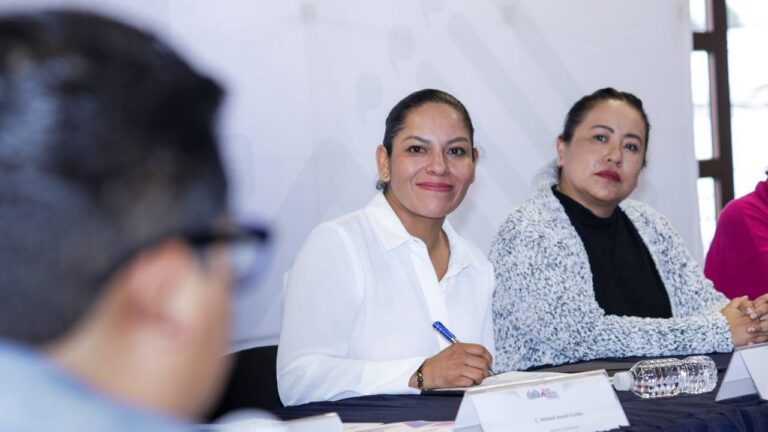 Reconoce Lupita Cuautle a jóvenes con beca UDLAP