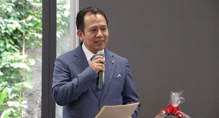 Celebra Congreso Día del Padre; reconoce la entrega de trabajadores 