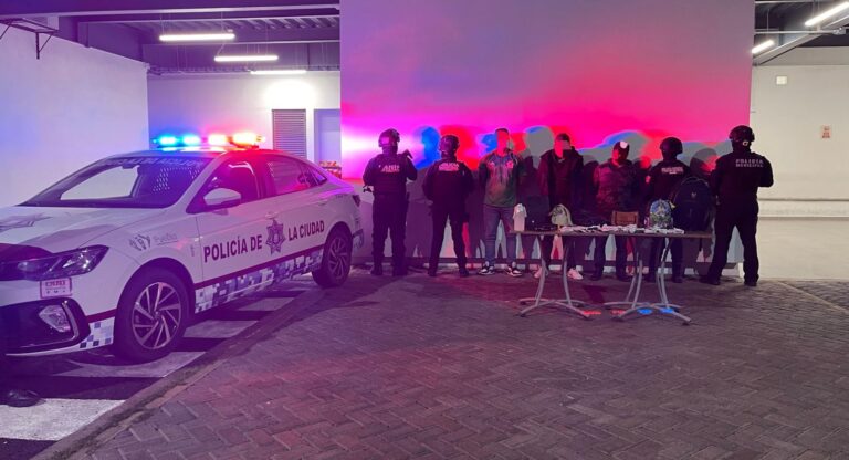 La Policía de la Ciudad detuvo a tres personas por robo con violencia a establecimiento de comida