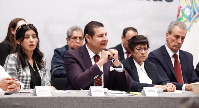 Acto de justicia, Gobierno de Puebla concreta disminución del 60% en costo de grúas y corralones