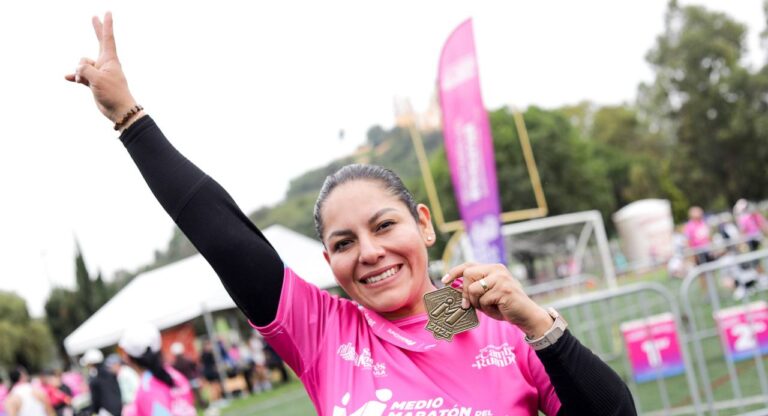 Fortalece lazos familiares Medio Maratón del Día del Papá 2025