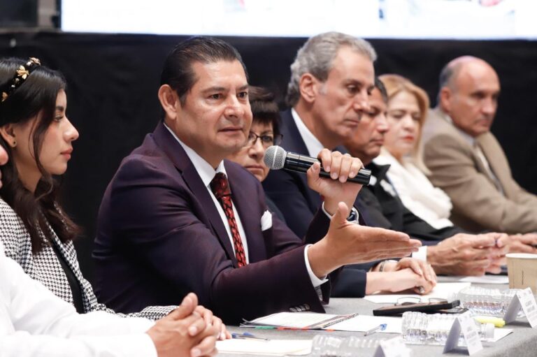 ¡Cuidado con volar, la advertencia de Armenta!