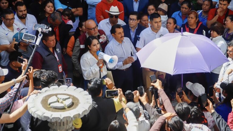 Soluciones puntuales, vigilancia reforzada y certeza jurídica: respuesta firme de Tonantzin Fernández a comerciantes del mercado Cosme del Razo