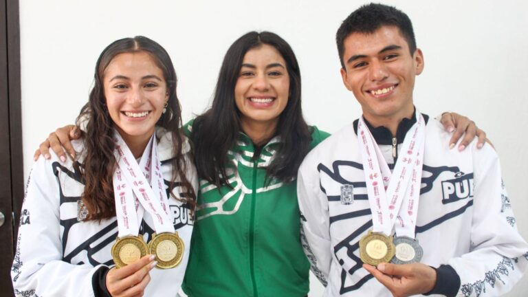 Deporte y Juventud reconoce a medallistas de atletismo de la Olimpiada Nacional