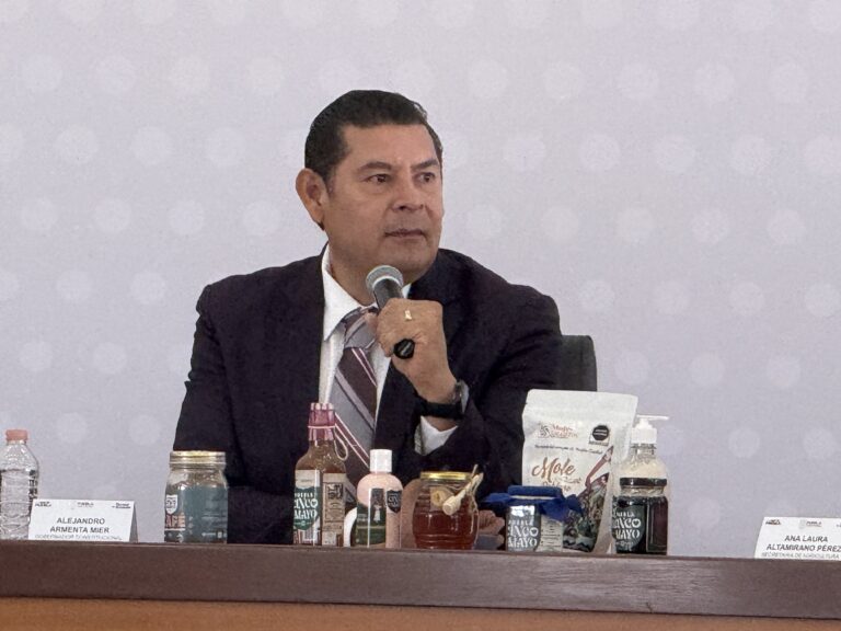 Llama gobernador Alejandro Armenta a alcaldes a ponerse a trabajar