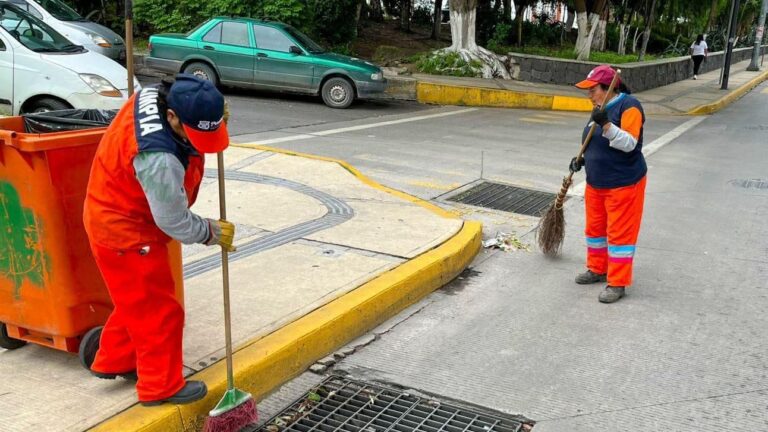 Intensifica Gobierno de la Ciudad limpieza de alcantarillas como medida preventiva ante temporada de lluvias