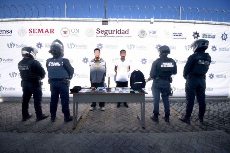 Policías de la Ciudad detienen a dos presuntos asaltantes de tiendas departamentales