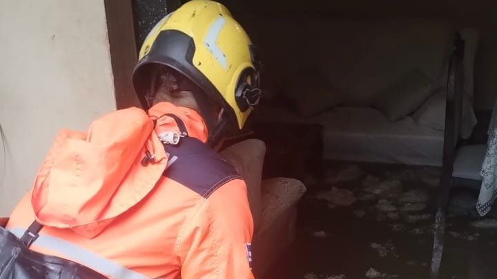 Protección Civil Municipal mitiga riesgos por lluvia intensa en Puebla capital