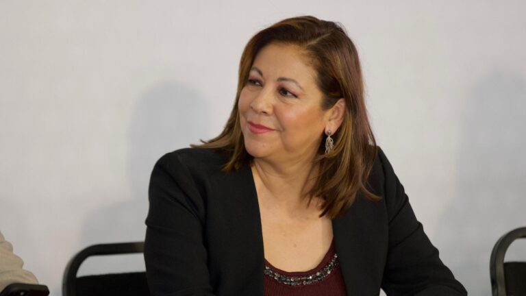 Reafirma Laura Artemisa compromiso para que trabajo docente sea valorado y fortalecido