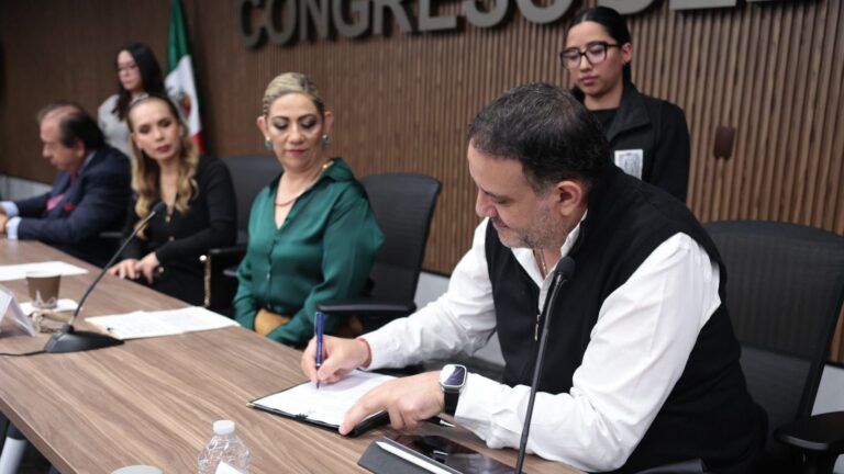 Signan Convenio de Colaboración Congreso del Estado y ACECOP