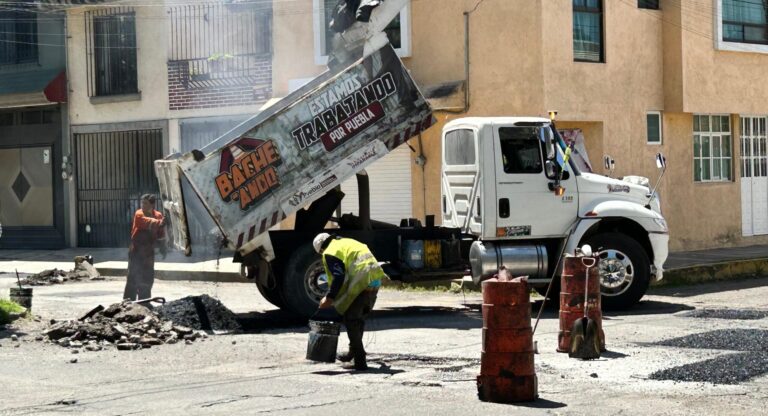 Supervisa Gobierno de la Ciudad avances de la campaña Bacheando Puebla en juntas auxiliares