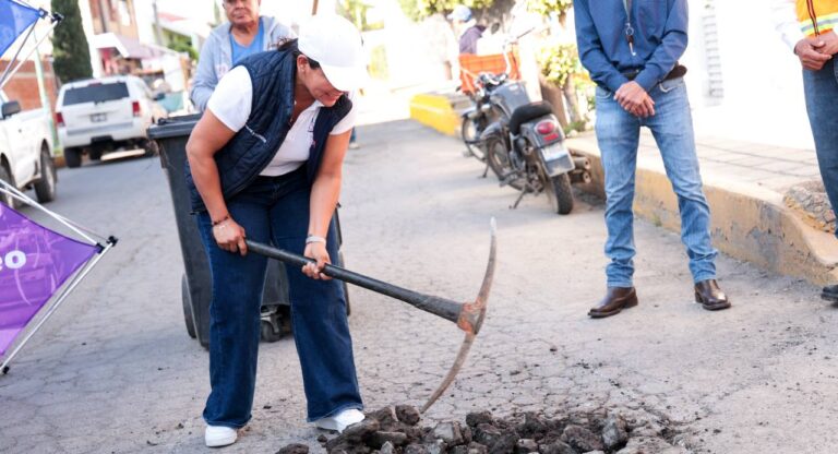 Refuerza Lupita Cuautle mantenimiento urbano en San Francisco Acatepec