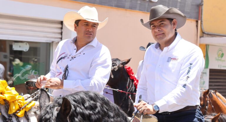 Chignahuapan vive tradiciones con seguridad, gobernador Armenta encabeza cabalgata con mil jinetes