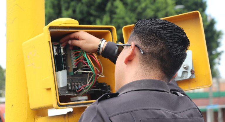 Avanza la modernización de semáforos en San Pedro Cholula: compromiso cumplido de la presidenta Tonantzin Fernández