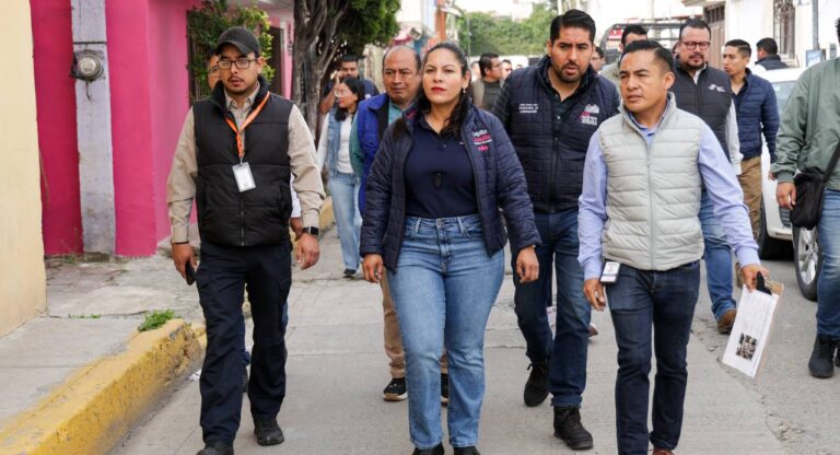 Atiende Lupita Cuautle a familias afectadas por las lluvias