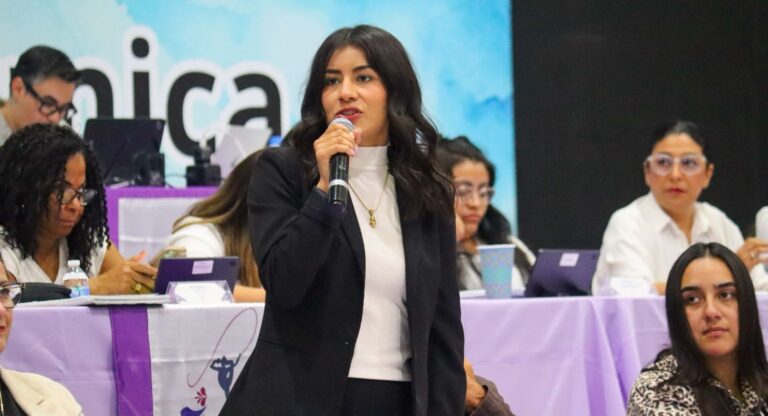 A “La Bonita” y la Maestra ¡Hasta! Claudia, les gana