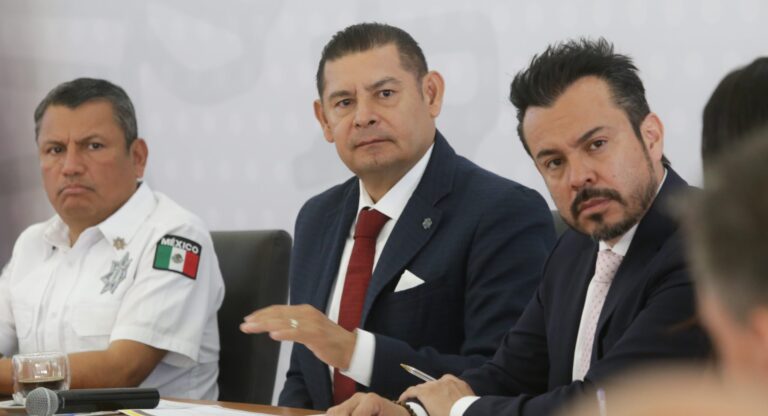 Gobierno de Puebla mantiene diálogo abierto y permanente con todos los sectores