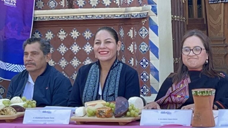 Más de 10 mil personas esperan en la Feria del Queso en Tonantzintla