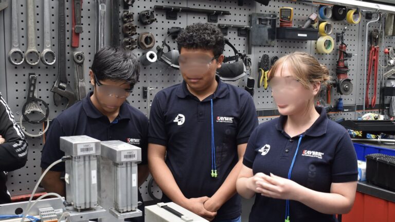 Mediante modelo dual, Conalep Puebla ofrece certeza laboral a estudiantes