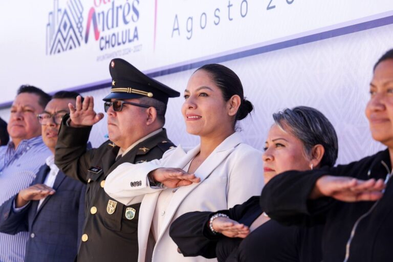 Promueve Lupita Cuautle principios de legalidad y transparencia en acto cívico