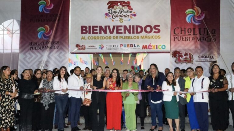 Ante más de 50 mil personas Tonantzin Fernández inaugura la 75ª Feria de San Pedro Cholula