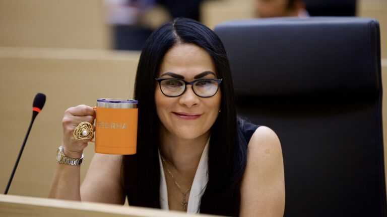 Promueven en el Congreso iniciativa contra la discriminación a las personas con VIH