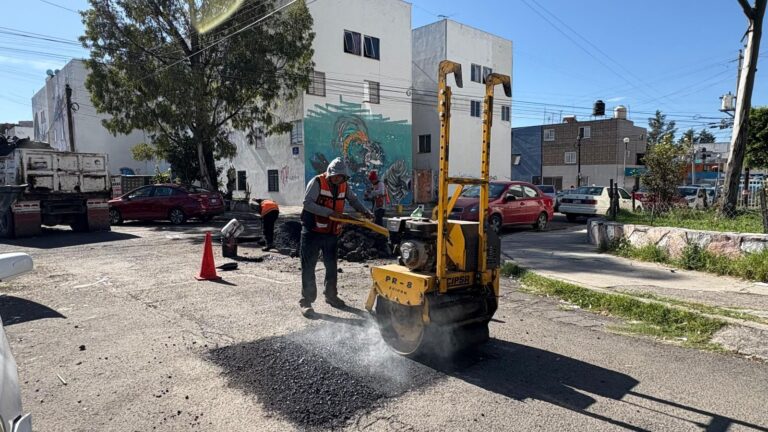 Atiende Gobierno de la Ciudad vialidades y calles de la Margarita