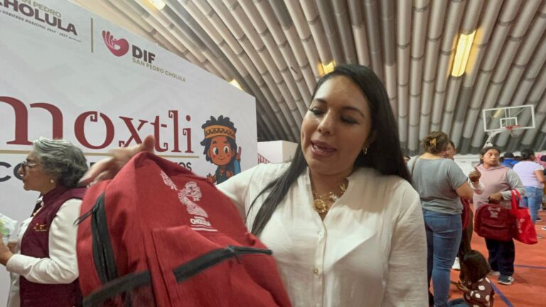 Cumple Tonantzin Fernández, entrega programa Amoxtli