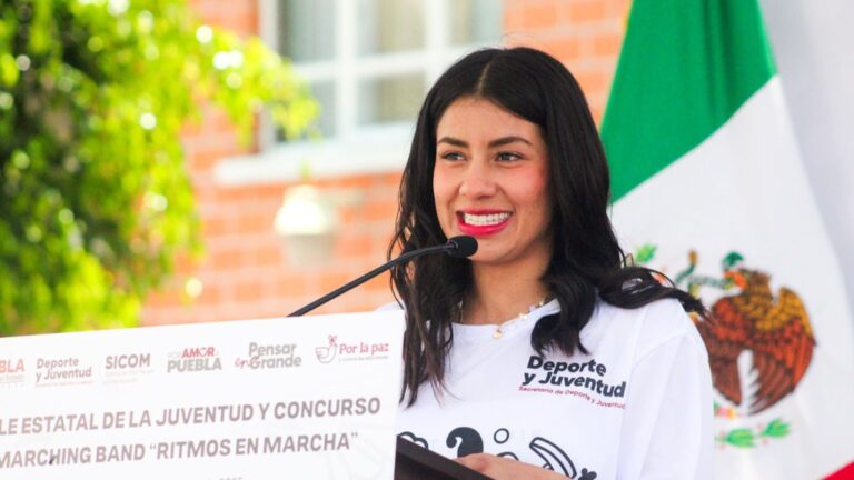 Desfile y música para reconstruir tejido social, jóvenes poblanos celebran su día