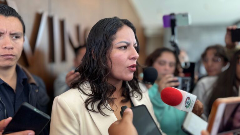 En puerta “Foro Ser Mujer” en San Andrés Cholula