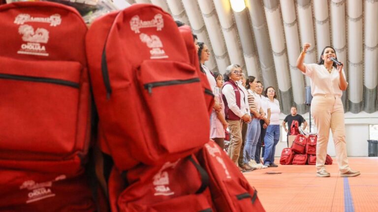 Entrega Tonantzin Fernández mochilas y kits escolares a menores de CAIC’s y preescolares públicos